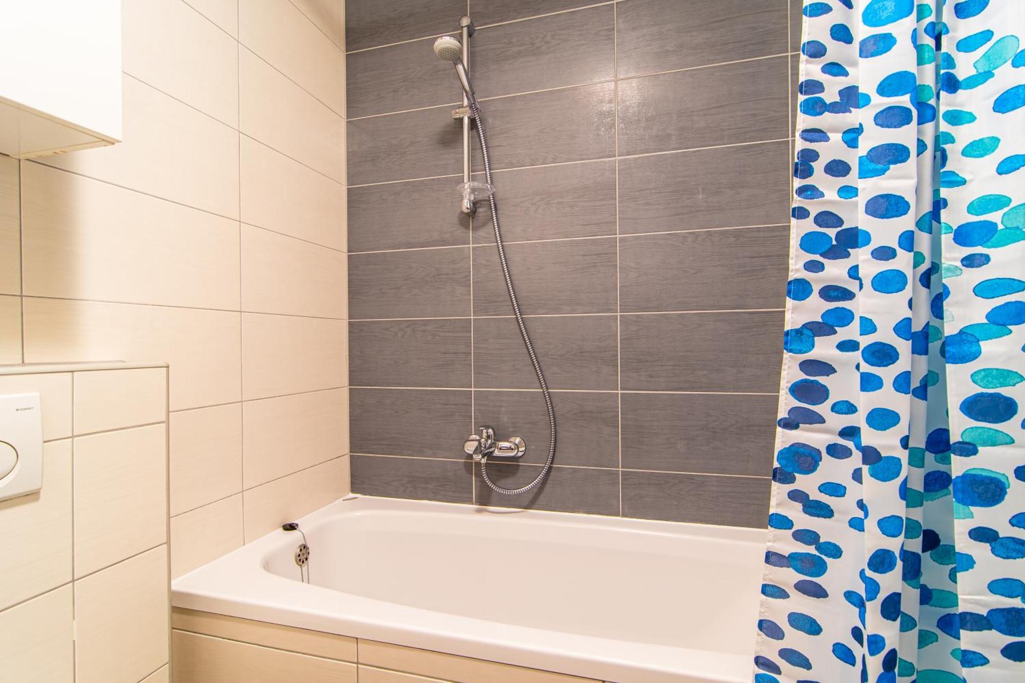 Appartamento Flexible Selfcheckins 85 - - Garage - Loggia - New *